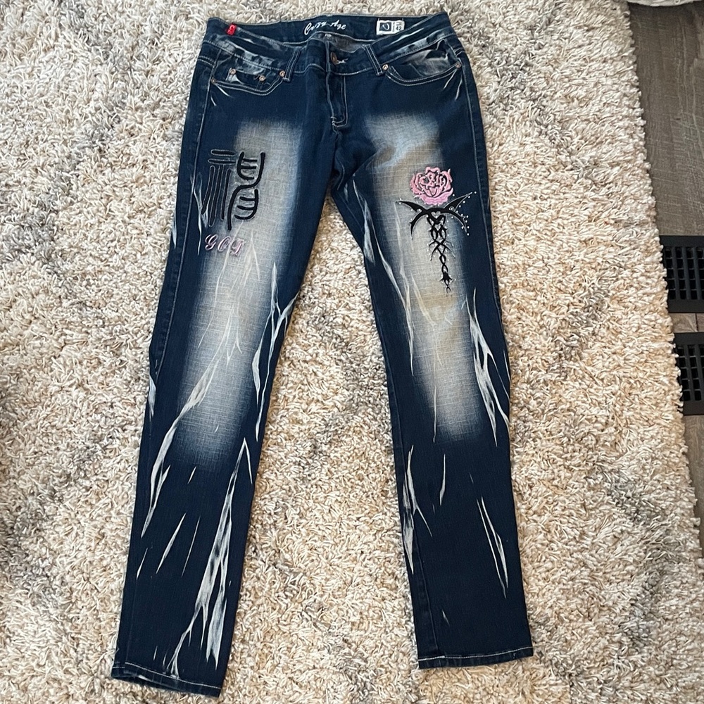 Gorgeous Embroidered Skinny Jeans in Blue‎